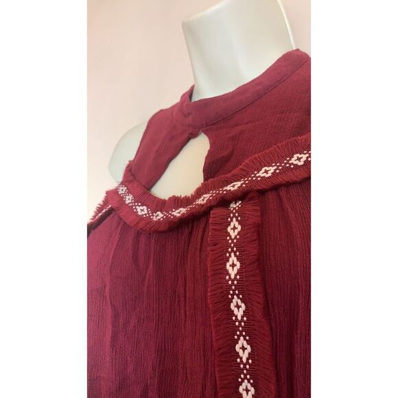 Moon River Maroon Keyhole Tie Back Sleeveless Blouse - Picture 2 of 5